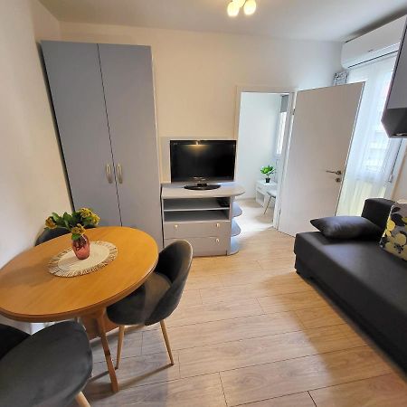 Mali Apartman U Centru Makarská Exteriér fotografie