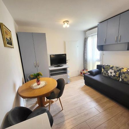 Mali Apartman U Centru Makarská Exteriér fotografie