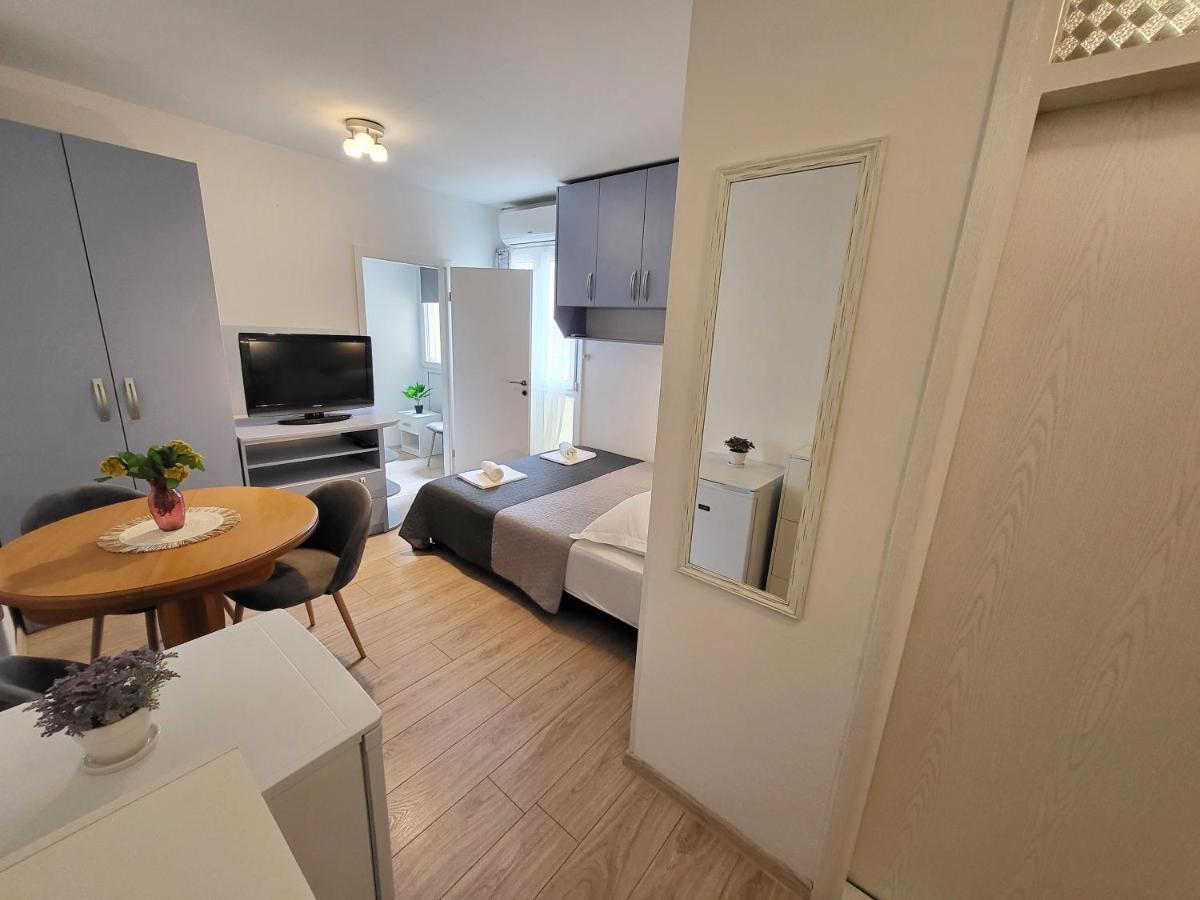 Mali Apartman U Centru Makarská Exteriér fotografie