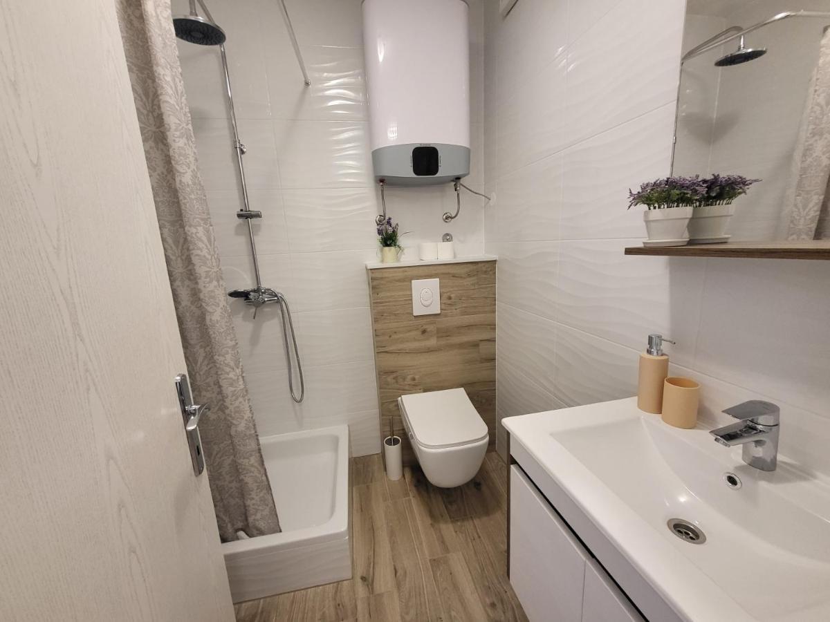 Mali Apartman U Centru Makarská Exteriér fotografie