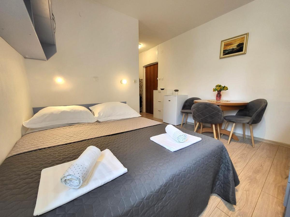 Mali Apartman U Centru Makarská Exteriér fotografie