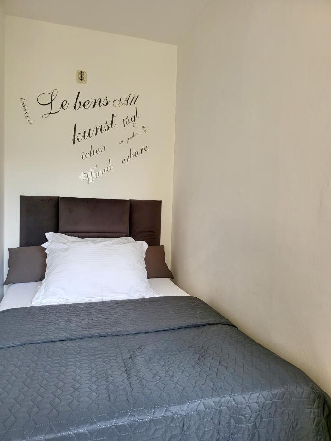 Mali Apartman U Centru Makarská Exteriér fotografie