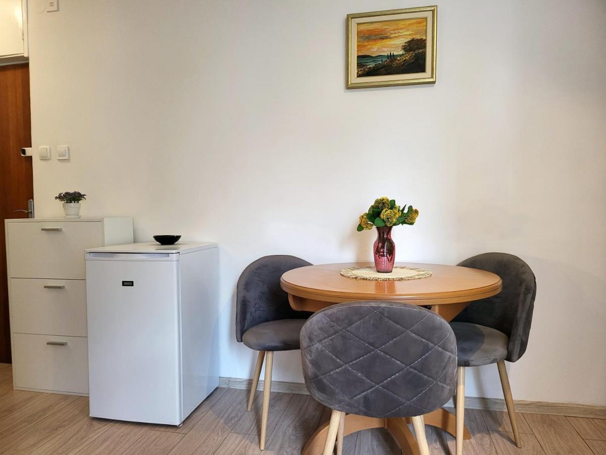 Mali Apartman U Centru Makarská Exteriér fotografie